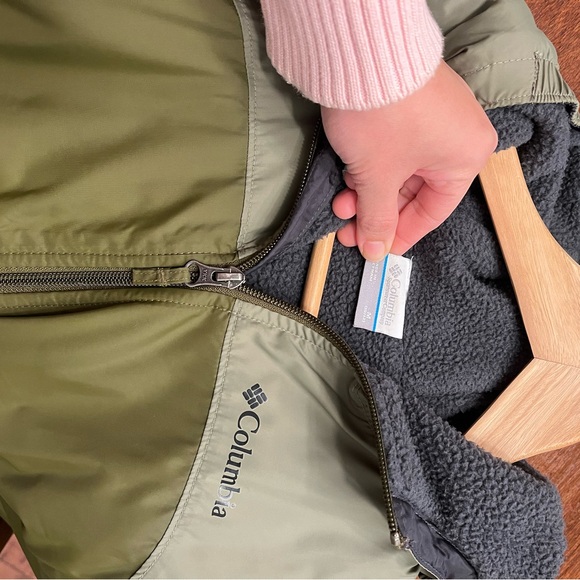 Columbia green jacket with fleece size 10-12yrs - Picture 3 of 3